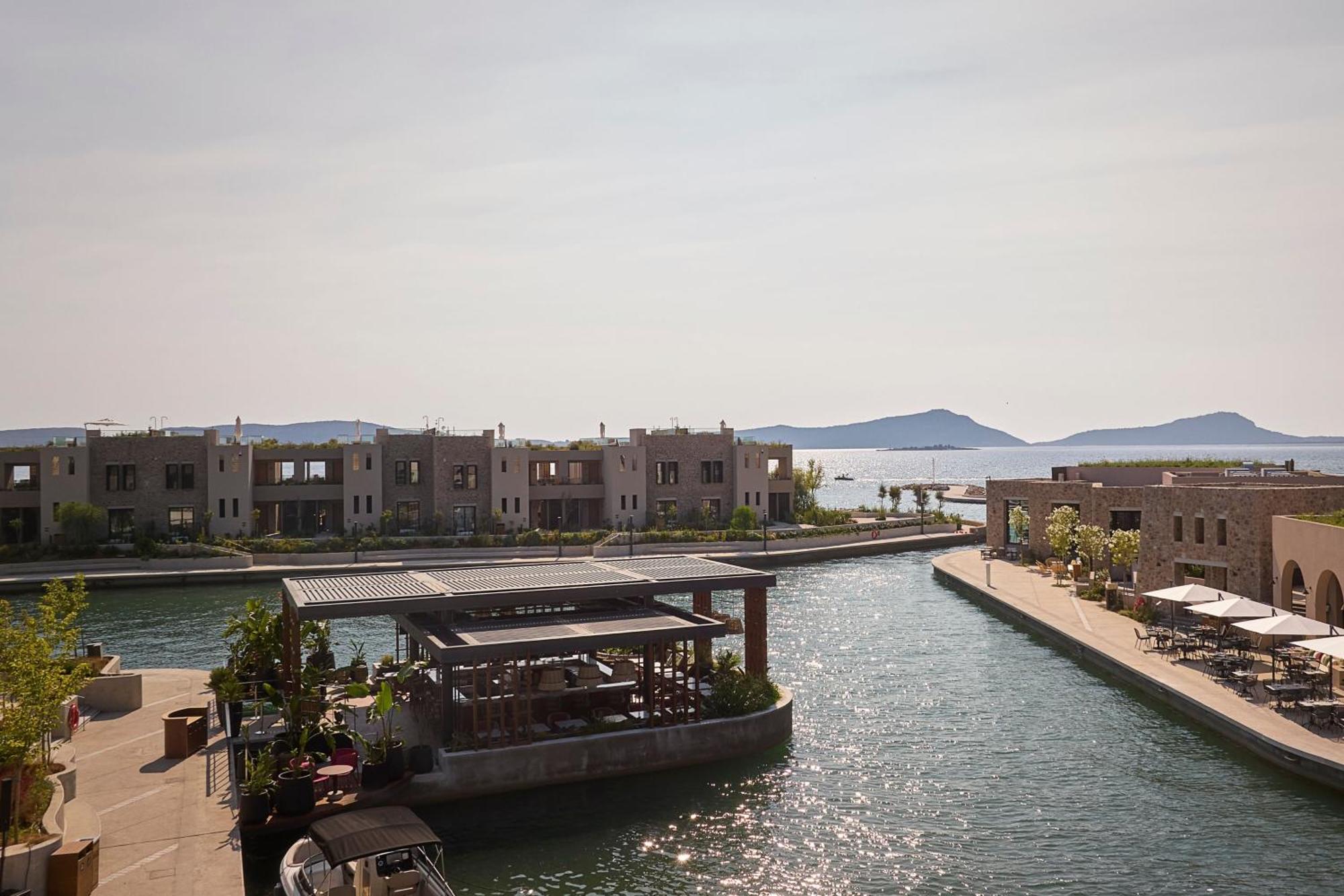 W Costa Navarino (Adults Only) ไปโลส ภายนอก รูปภาพ